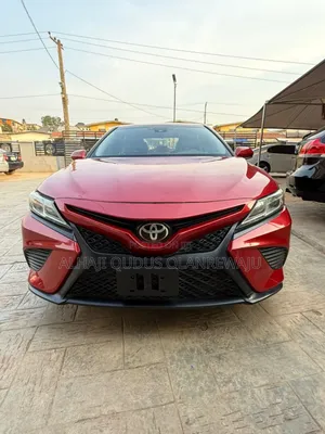 Toyota Camry SE 2021 Red
