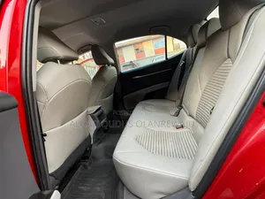 Toyota Camry SE 2021 Red