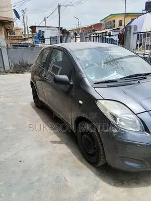 Toyota Yaris 2001 Gray