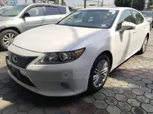 Lexus ES 2013 White