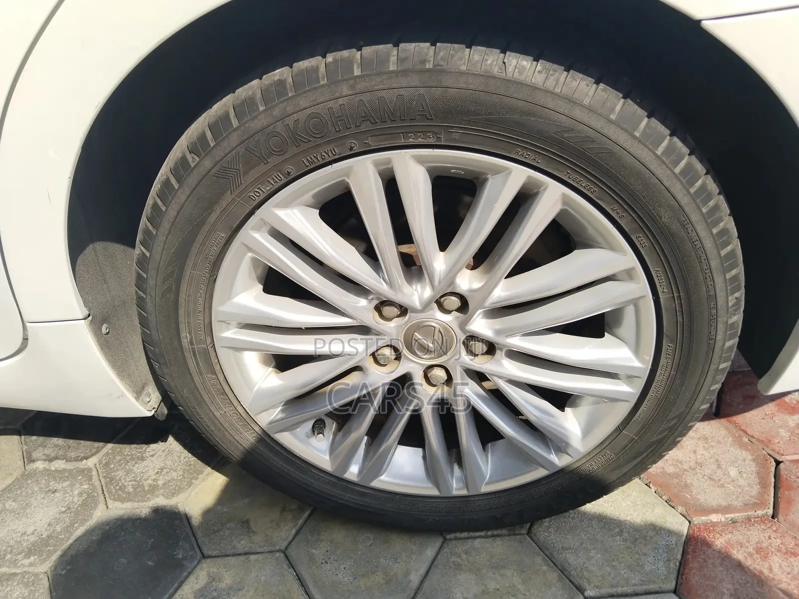 Lexus ES 2013 White