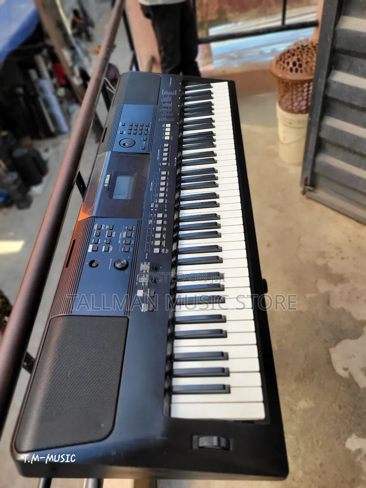 Yamaha PSR Ew410