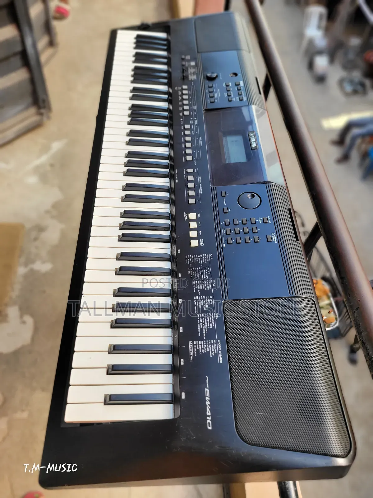 Yamaha PSR Ew410