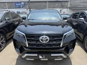 Toyota Fortuner 4.0 AWD 2023 Black