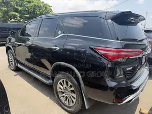 Toyota Fortuner 4.0 AWD 2023 Black