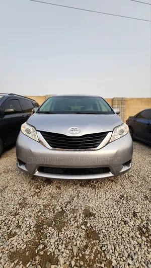 Toyota Sienna LE 7 Passenger Mobility 2012 Silver