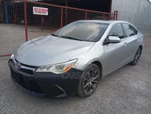 Toyota Camry 2016 Silver