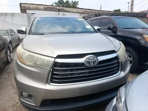 Toyota Highlander 2015 Gold