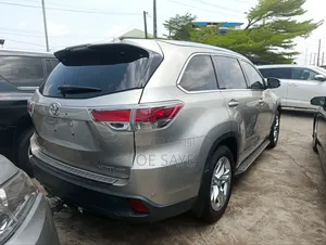 Toyota Highlander 2015 Gold