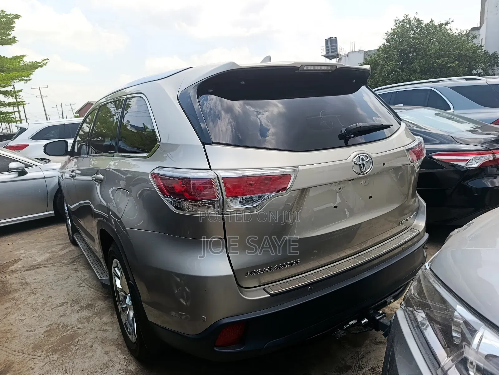Toyota Highlander 2015 Gold
