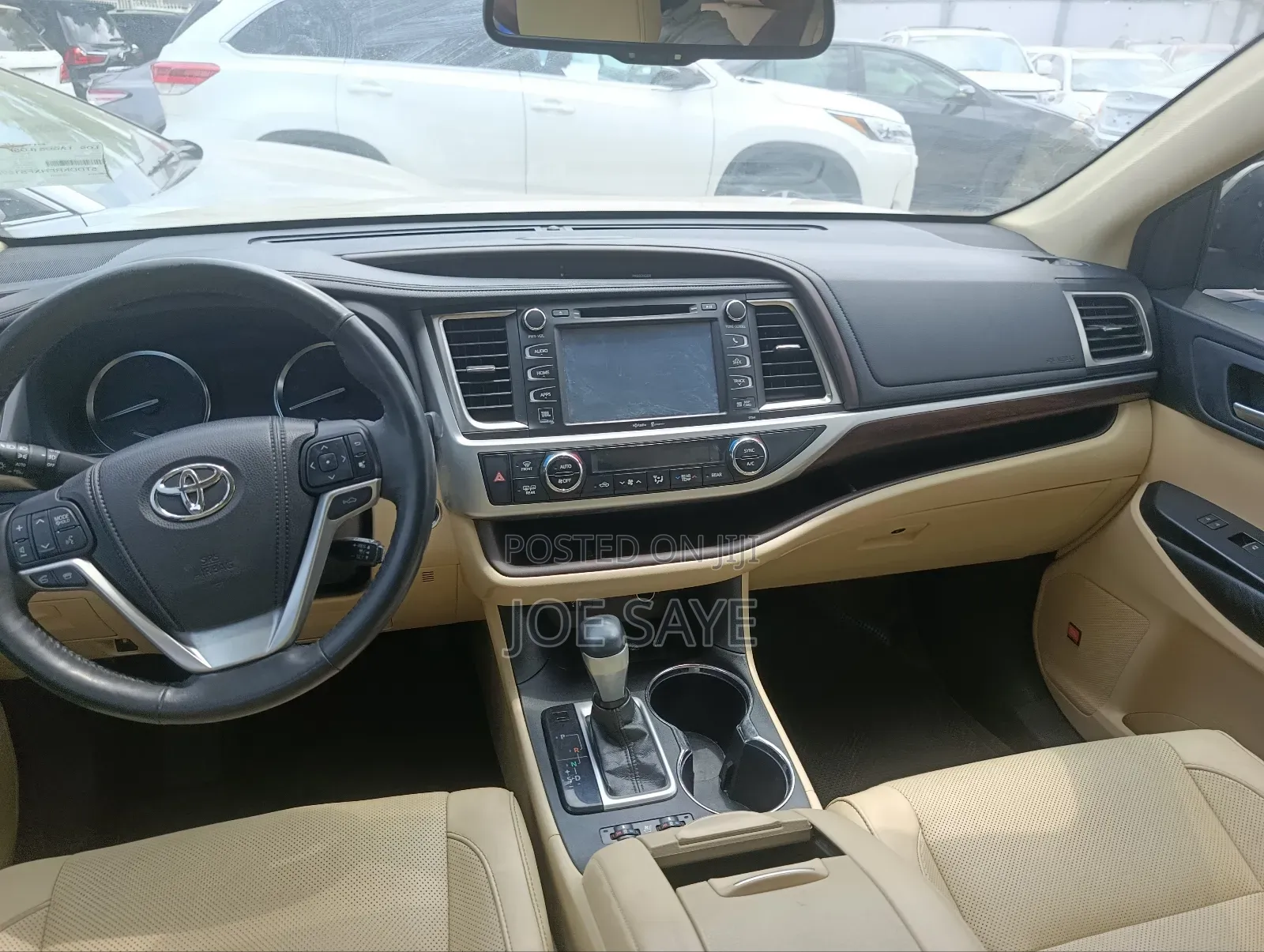 Toyota Highlander 2015 Gold