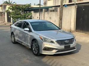 Hyundai Sonata Sport 4dr Sedan (2.4L 4cyl 6A) 2015 Silver