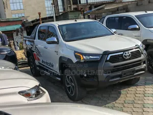 Toyota Hilux Rugged X 4x4 2018 White
