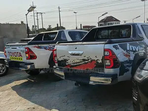 Toyota Hilux Rugged X 4x4 2018 White