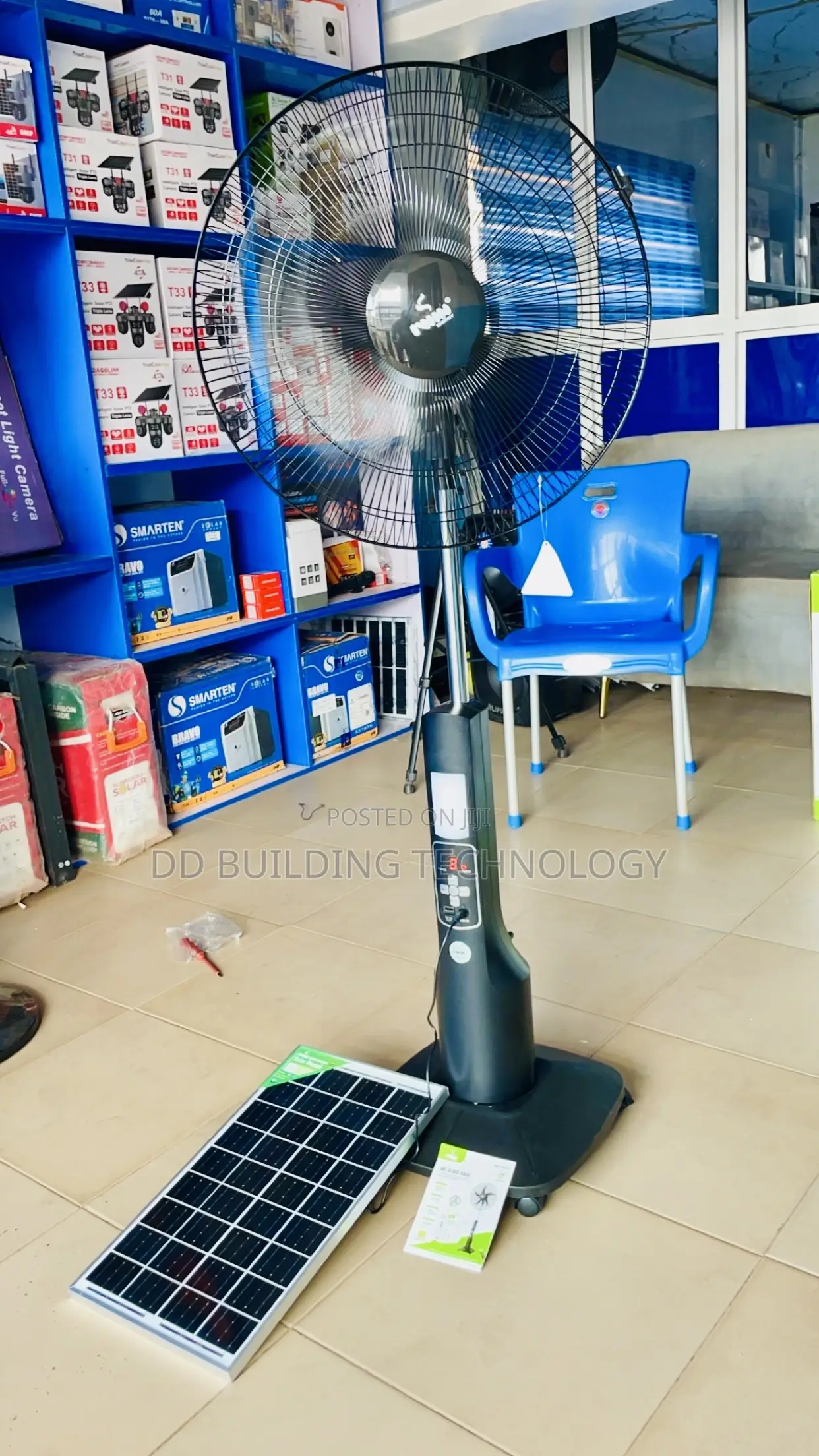 Iwin 18" Rechargeable Fan With Solar Panel