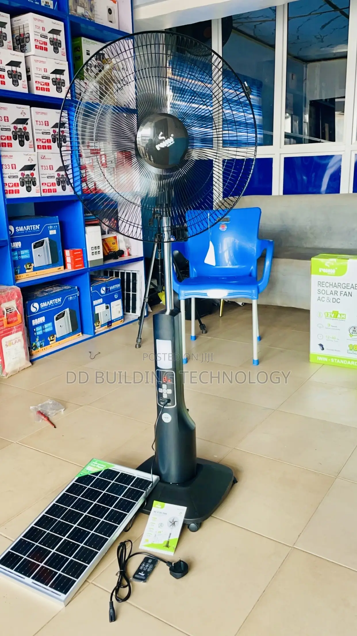 Iwin 18" Rechargeable Fan With Solar Panel