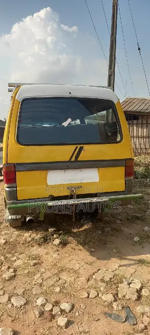 Mazda E2000 1998 Yellow