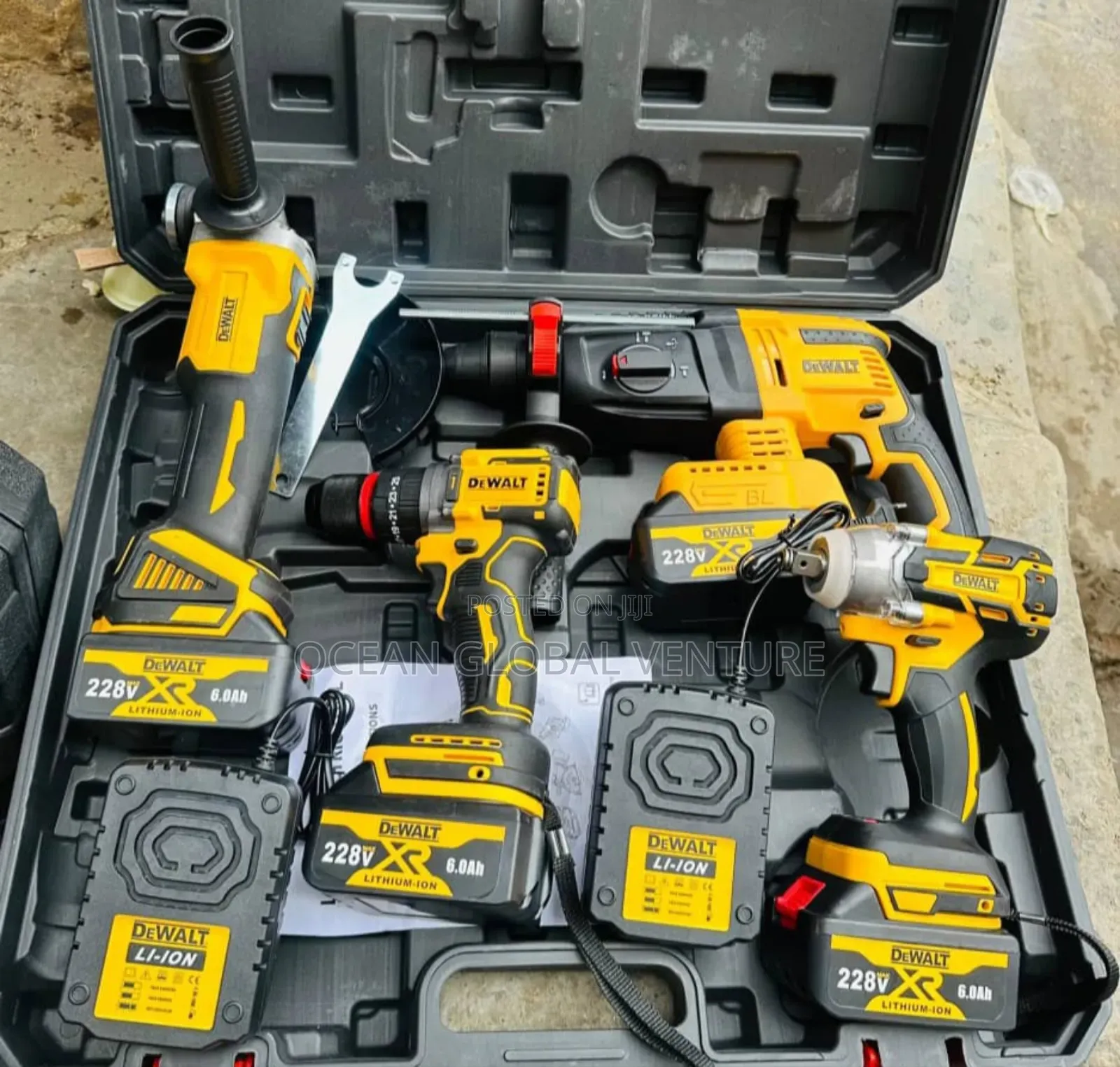 4 in One Dewalt
