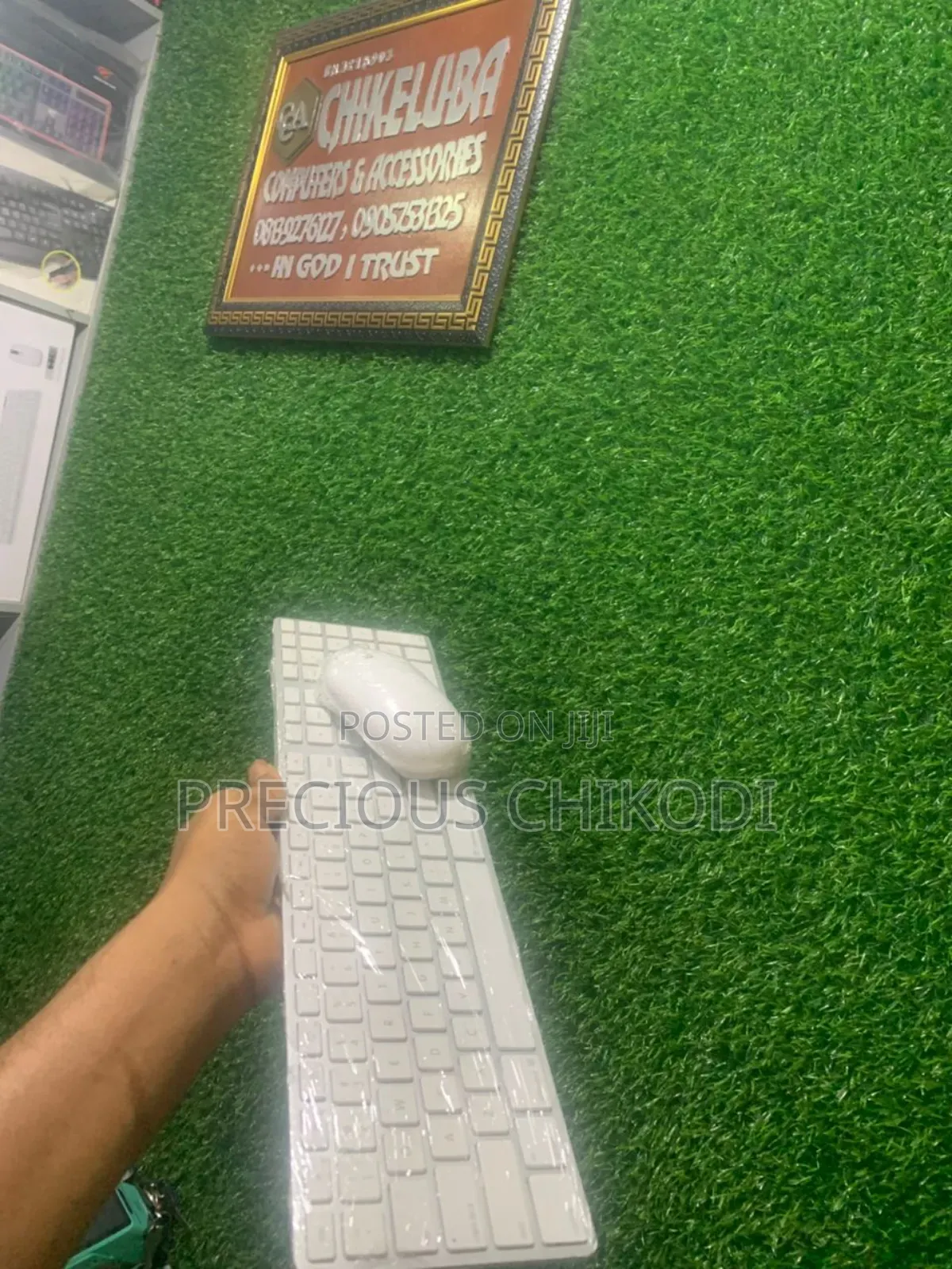 Apple Wired Keyboard and Mouse