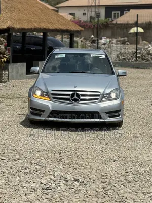 Mercedes-Benz C250 2013 Blue