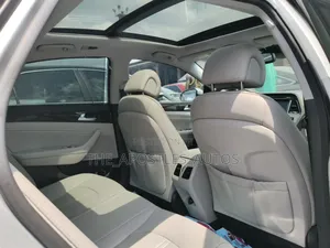 Hyundai Sonata Limited Sedan FWD (2.4L 4cyl 6A) 2016 Silver