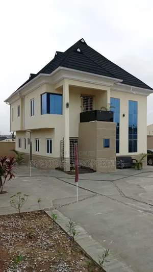 4bdrm Duplex in Shalom, Akala Express for sale