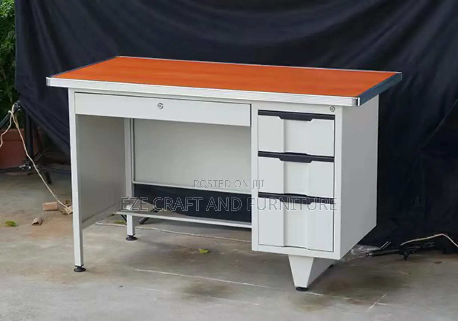 4feet Metal Office Table
