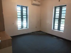 1bdrm Block of Flats in Lekki for rent
