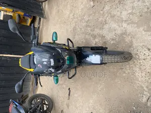 Bajaj Pulsar 220 F 2023 Black