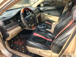 Toyota Camry SE 4dr Sedan (2.5L 4cyl 6A) 2012 Gold