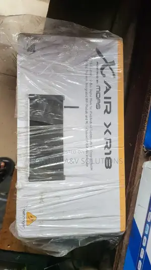 Behringer Xr18