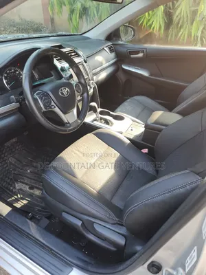 Toyota Camry SE 4dr Sedan (2.5L 4cyl 6A) 2013 Silver