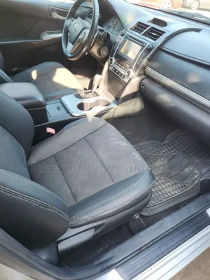 Toyota Camry SE 4dr Sedan (2.5L 4cyl 6A) 2013 Silver