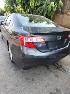 Toyota Camry SE 4dr Sedan (2.5L 4cyl 6A) 2013 Gray