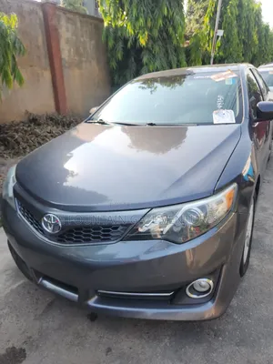 Toyota Camry SE 4dr Sedan (2.5L 4cyl 6A) 2013 Gray