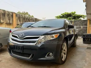 Toyota Venza XLE 2015 Black