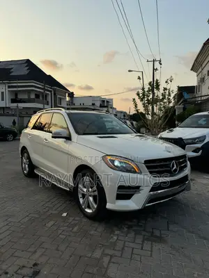 Mercedes-Benz M Class ML350 4MATIC 4dr SUV AWD (3.5L 6cyl 7A) 2014