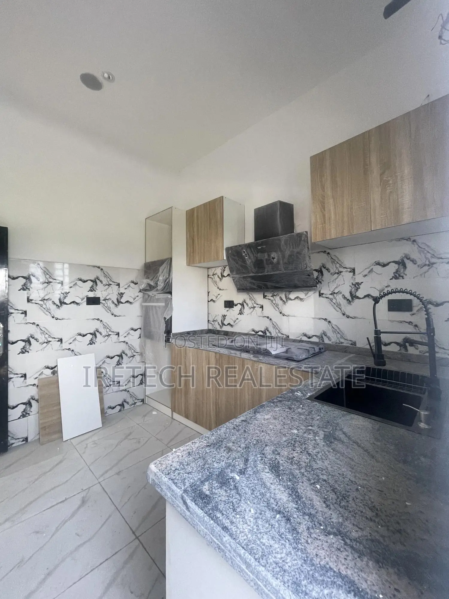 Spacious 2 Bedroom Terrace Duplex