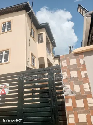 2bdrm Block of Flats in Seaside Estate for rent