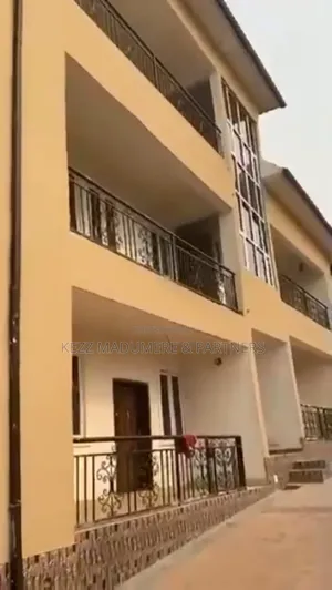 5bdrm Block of Flats in Lemna, Calabar , for sale