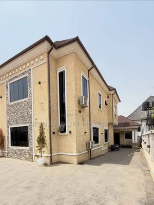 4bdrm Duplex in Gaduwa for sale