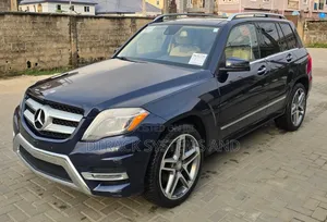Mercedes-Benz GLK-Class Base GLK 350 4dr AWD 4MATIC (3.5L 6cyl 7A) 2015