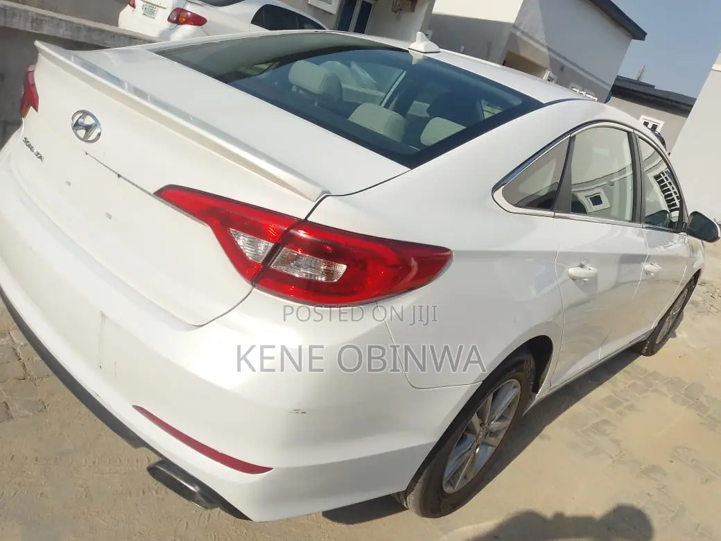 Hyundai Sonata SE 2016 White
