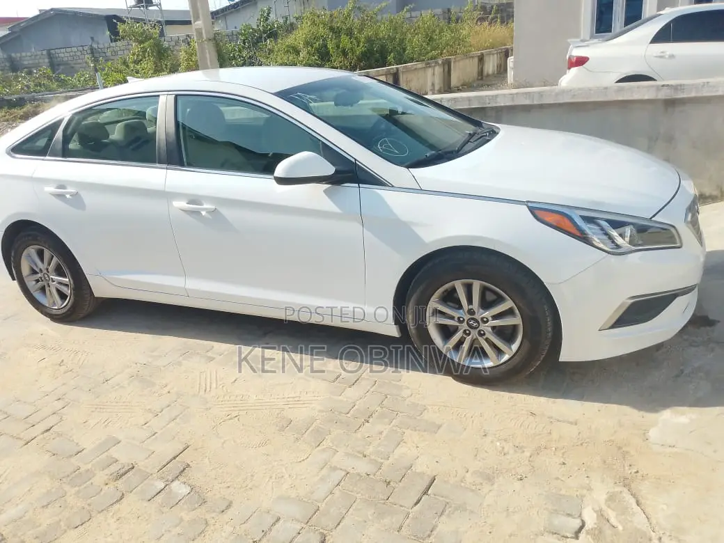 Hyundai Sonata SE 2016 White