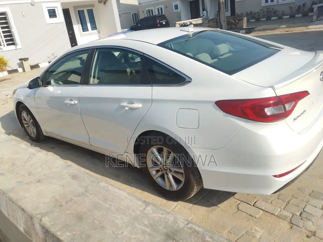Hyundai Sonata SE 2016 White