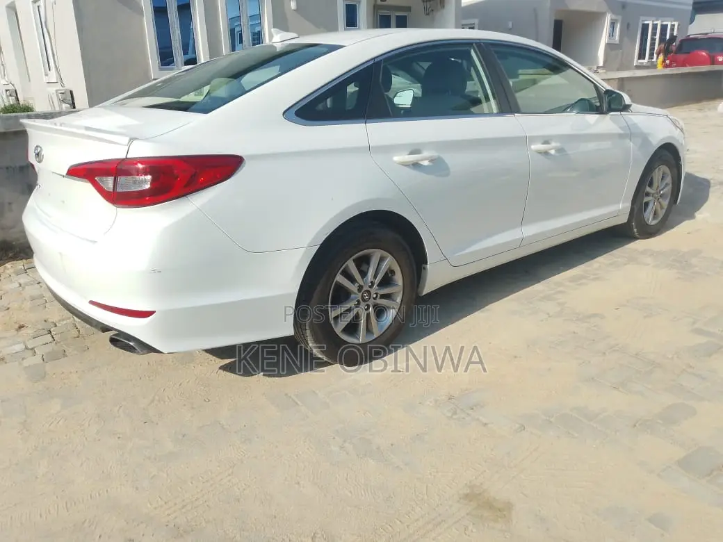 Hyundai Sonata SE 2016 White