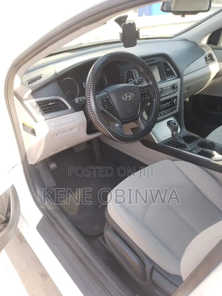 Hyundai Sonata SE 2016 White
