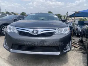 Toyota Camry LE 4dr Sedan (2.5L 4cyl 6A) 2014 Gray