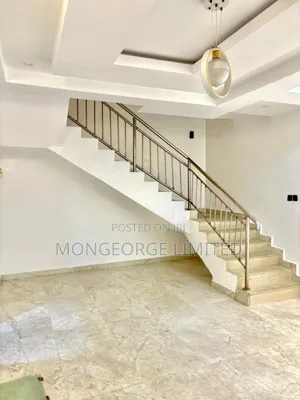 4bdrm Townhouse / Terrace in Ajiwe for rent