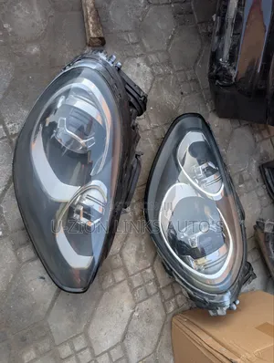 Porsche Cayenne Headlight